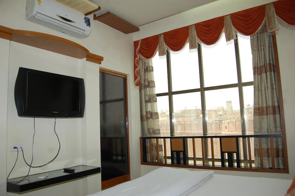 Metro Palace Hotell Bikaner Eksteriør bilde